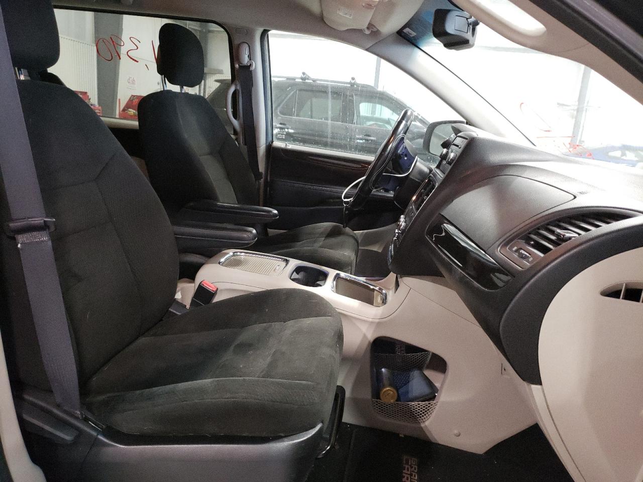 Photo 5 from auction – 2015 DODGE GRAND CARA with VIN 2C4RDGCG8FR648813