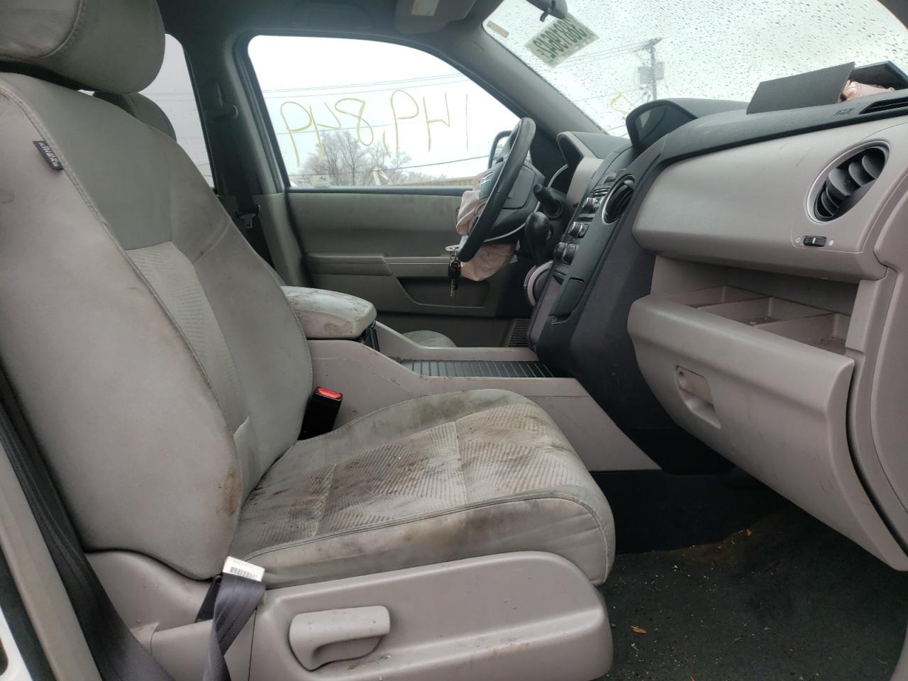 Photo 5 from auction – 2014 HONDA PILOT LX with VIN 5FNYF4H21EB022175