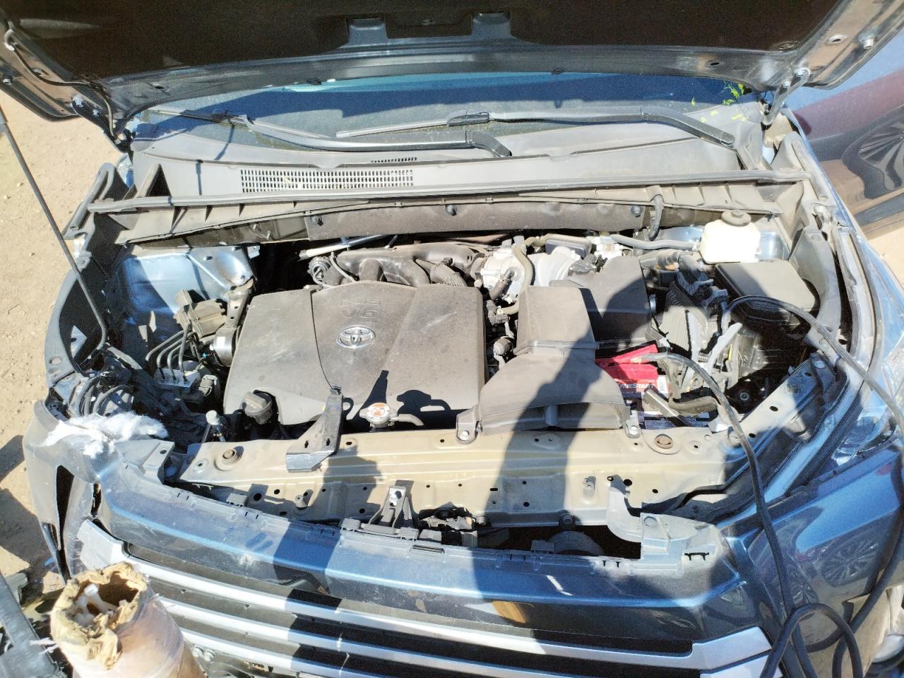 Photo 7 from auction – 2017 TOYOTA HIGHLANDER with VIN 5TDKZRFH7HS522679