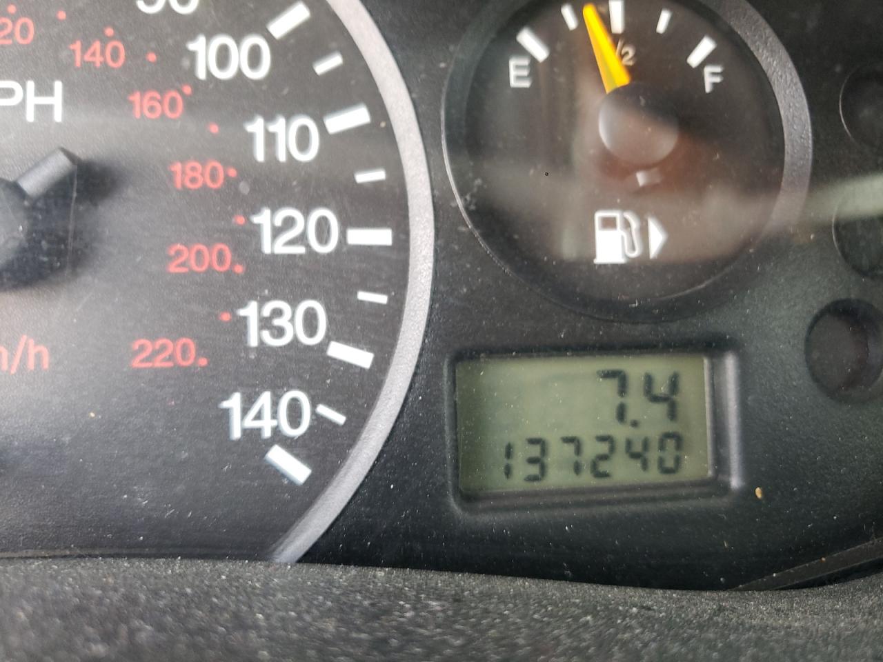Photo 8 from auction – 2003 FORD FOCUS SE with VIN 1FAFP34P43W222935