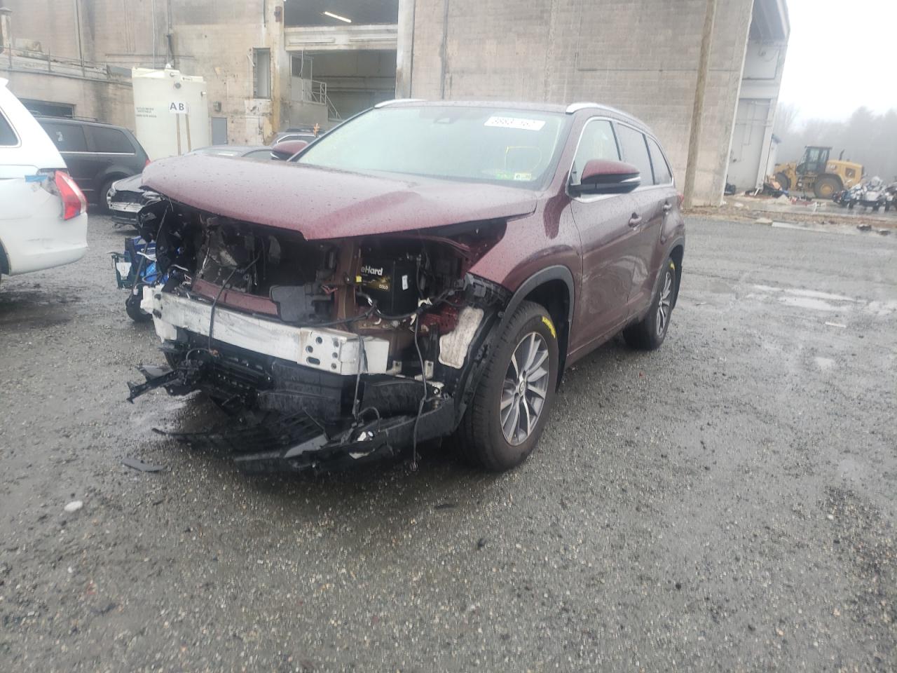 Photo 2 from auction – 2017 TOYOTA HIGHLANDER with VIN 5TDJZRFH4HS409252