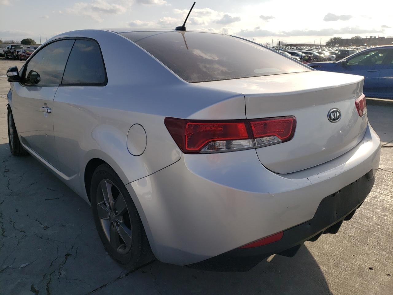 Photo 3 from auction – 2010 KIA FORTE EX with VIN KNAFU6A2XA5247609