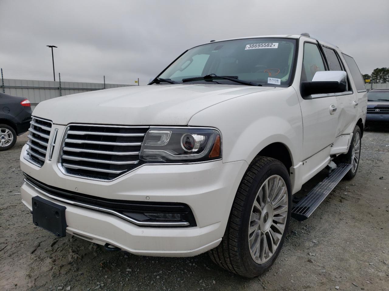 Photo 2 from auction – 2015 LINCOLN NAVIGATOR with VIN 5LMJJ2JT2FEJ09151