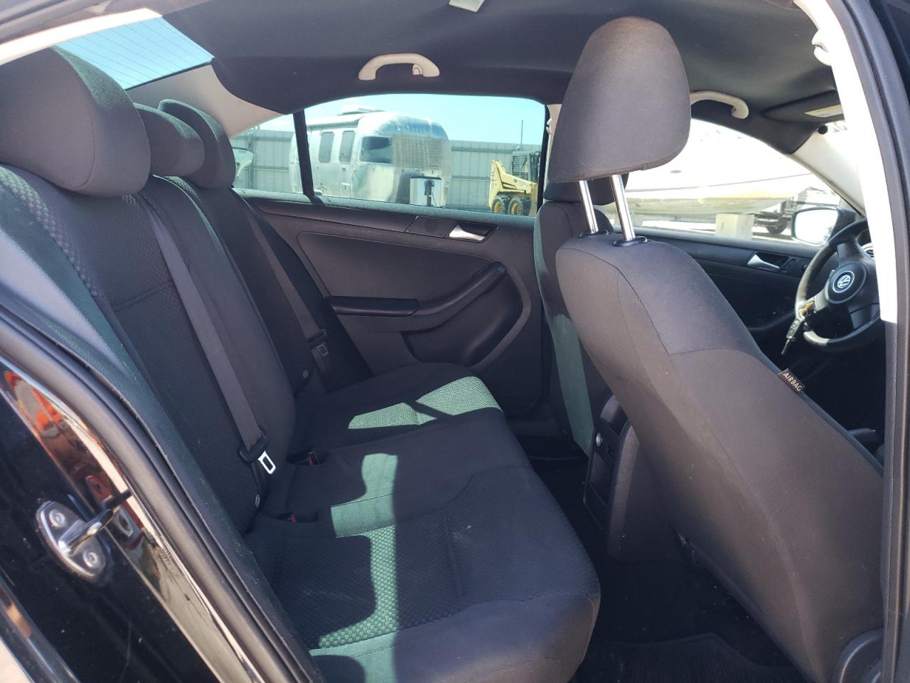 Photo 6 from auction – 2013 VOLKSWAGEN JETTA BASE with VIN 3VW2K7AJ5DM293445
