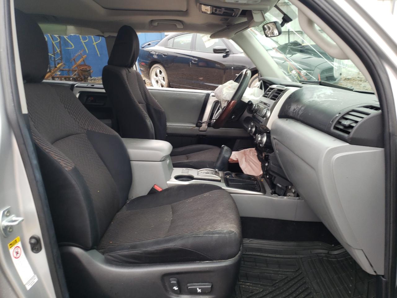 Zdjęcie 5 z aukcji – 2013 TOYOTA 4RUNNER SR z VIN JTEZU5JR8D5050428