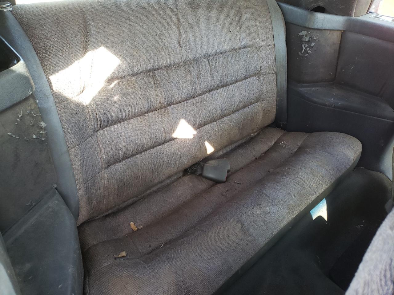 Photo 6 from auction – 1992 CHRYSLER LEBARON with VIN 1C3XU4534NF208582