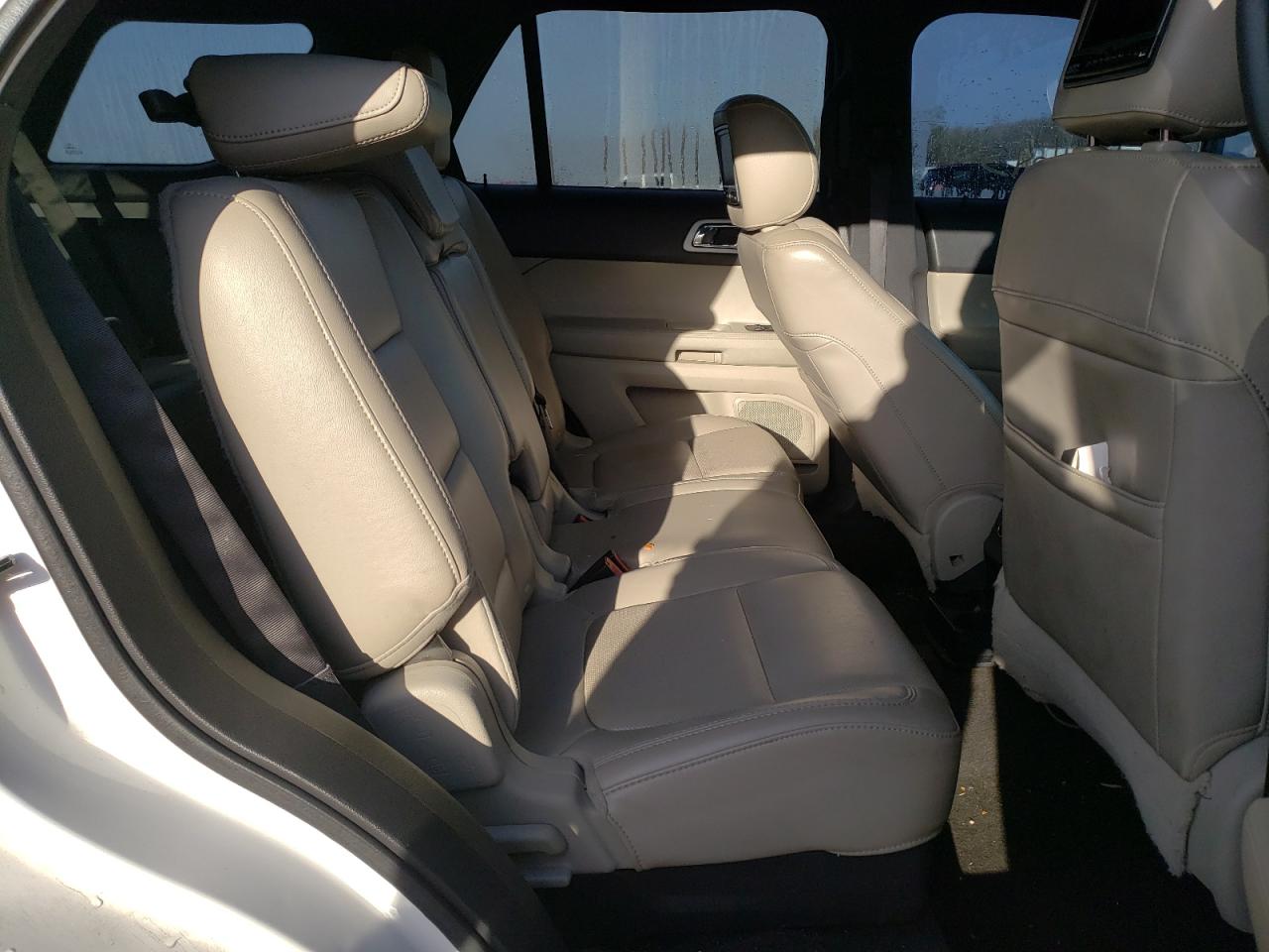 Photo 6 from auction – 2012 FORD EXPLORER L with VIN 1FMHK7F83CGA50661