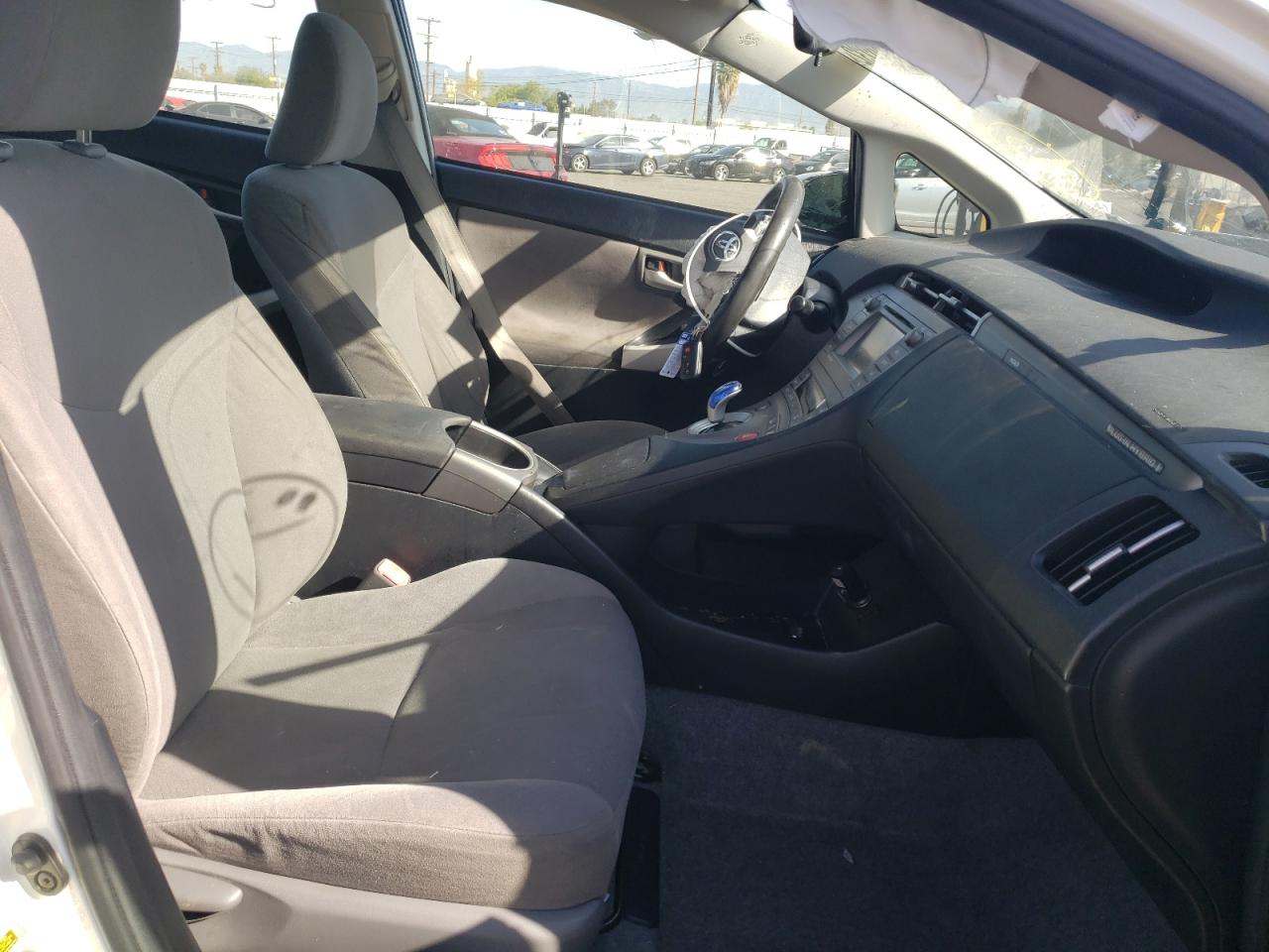 Photo 5 from auction – 2013 TOYOTA PRIUS PLUG with VIN JTDKN3DP9D3044084