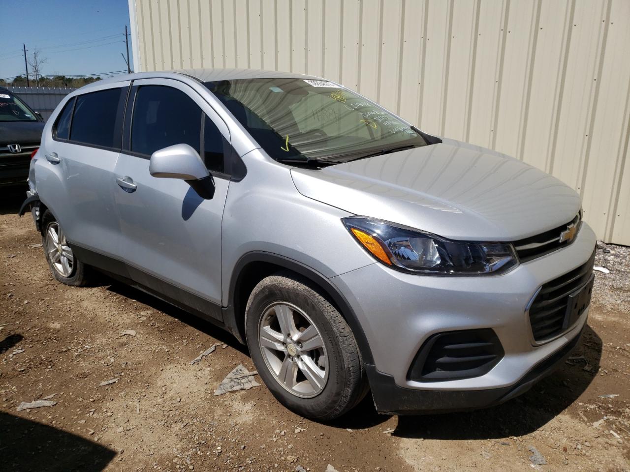 CHEVROLET TRAX LS 2020 with VIN 3GNCJKSB3LL228237 - Photo from auction