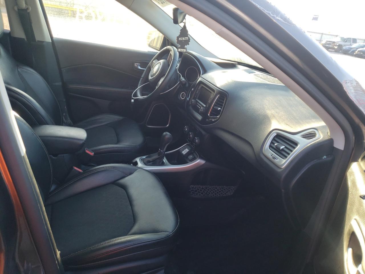 صورة رقم 5 من المزاد - 2018 JEEP COMPASS LA مع VIN 3C4NJCBB5JT165842