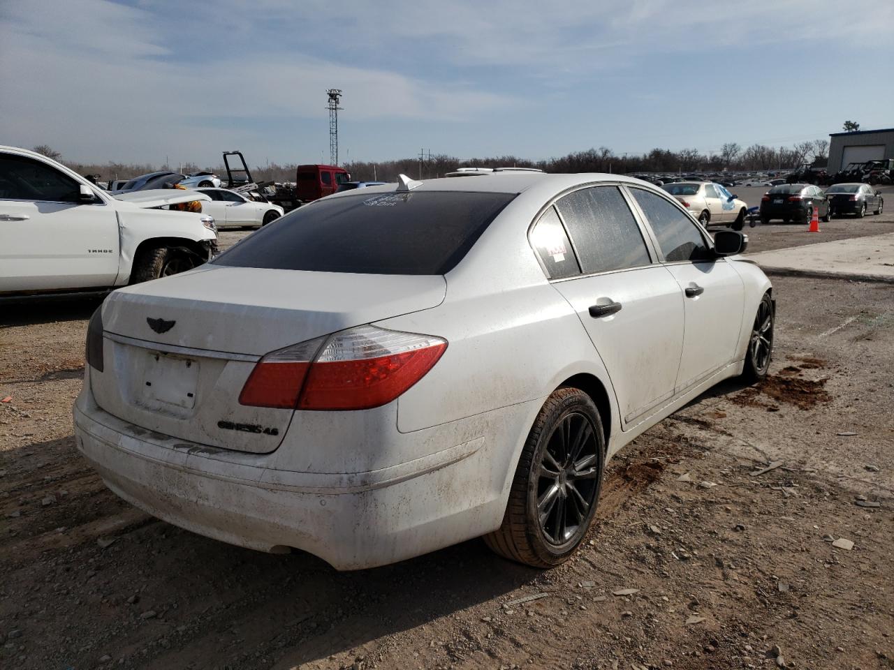 Photo 4 from auction – 2011 HYUNDAI GENESIS 4. with VIN KMHGC4DFXBU139748