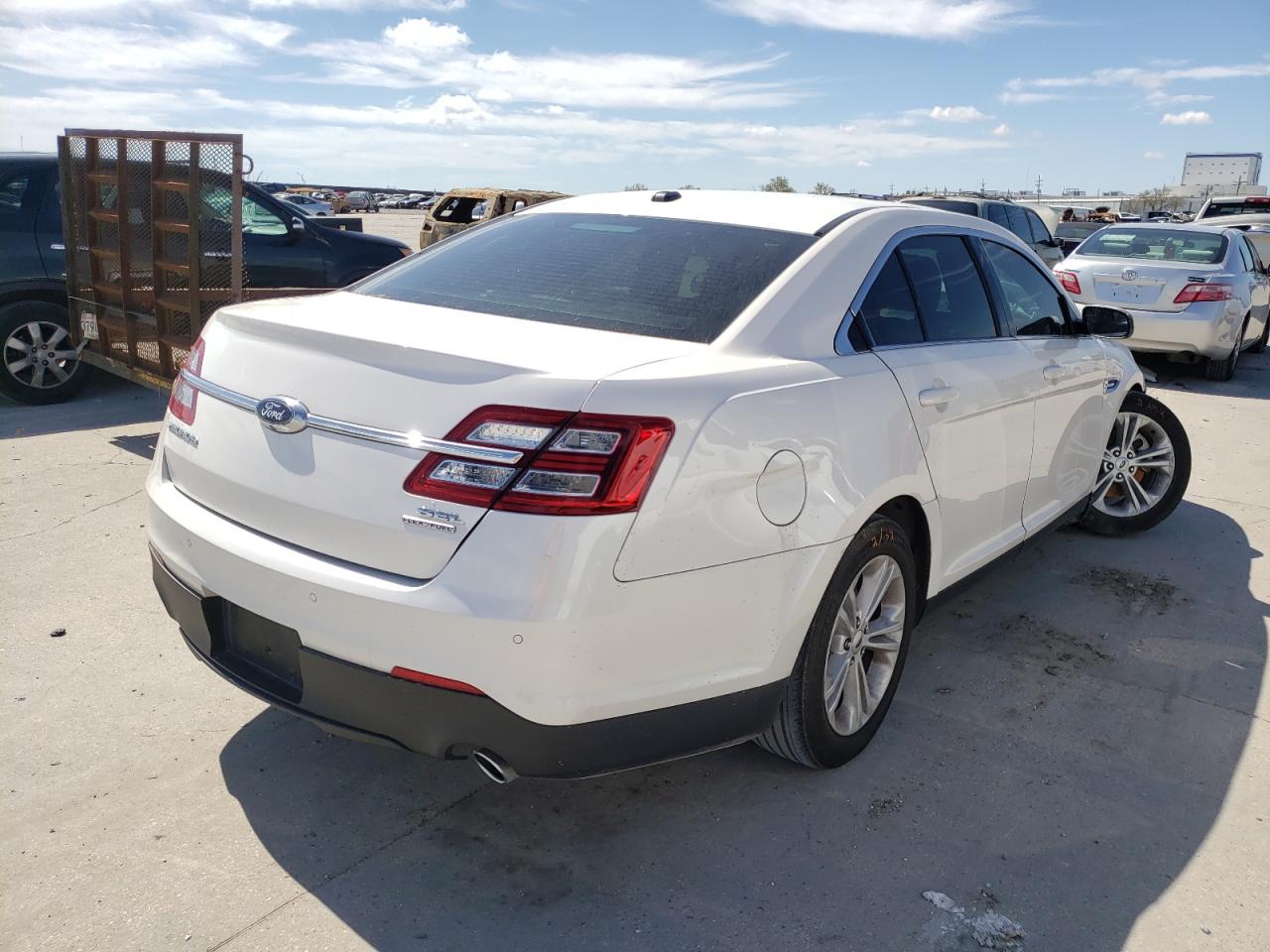 Photo 4 from auction – 2018 FORD TAURUS SEL with VIN 1FAHP2E88JG107191