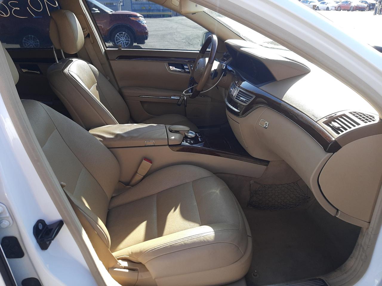 Photo 5 from auction – 2012 MERCEDES-BENZ S 550 with VIN WDDNG7DB0CA467218