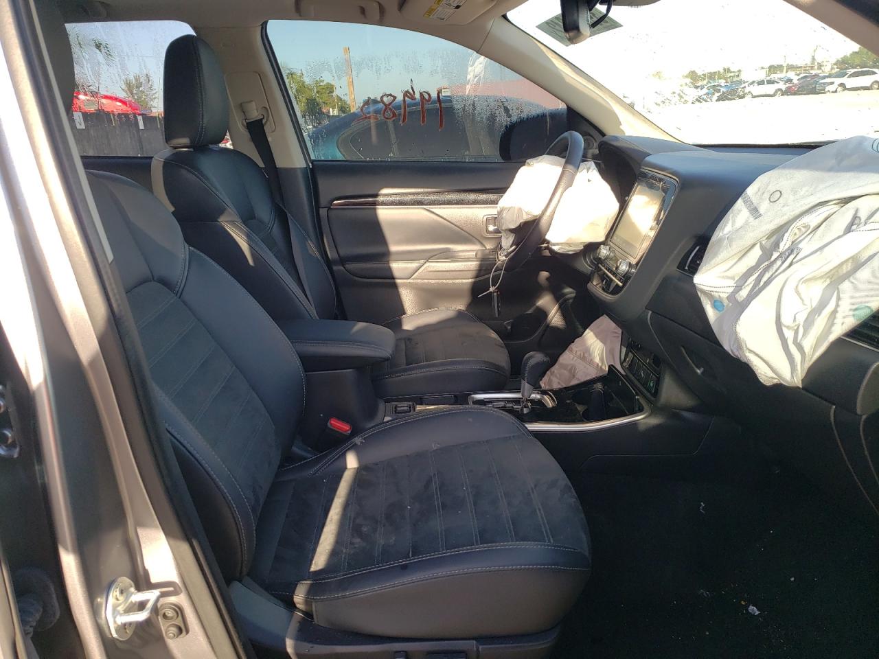 Photo 5 from auction – 2020 MITSUBISHI OUTLANDER with VIN JA4AD3A36LZ009895