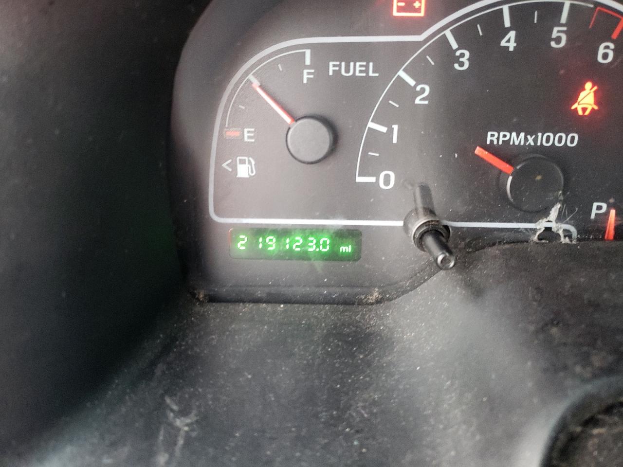 Photo 8 from auction – 2002 FORD WINDSTAR L with VIN 2FMZA50472BA30338
