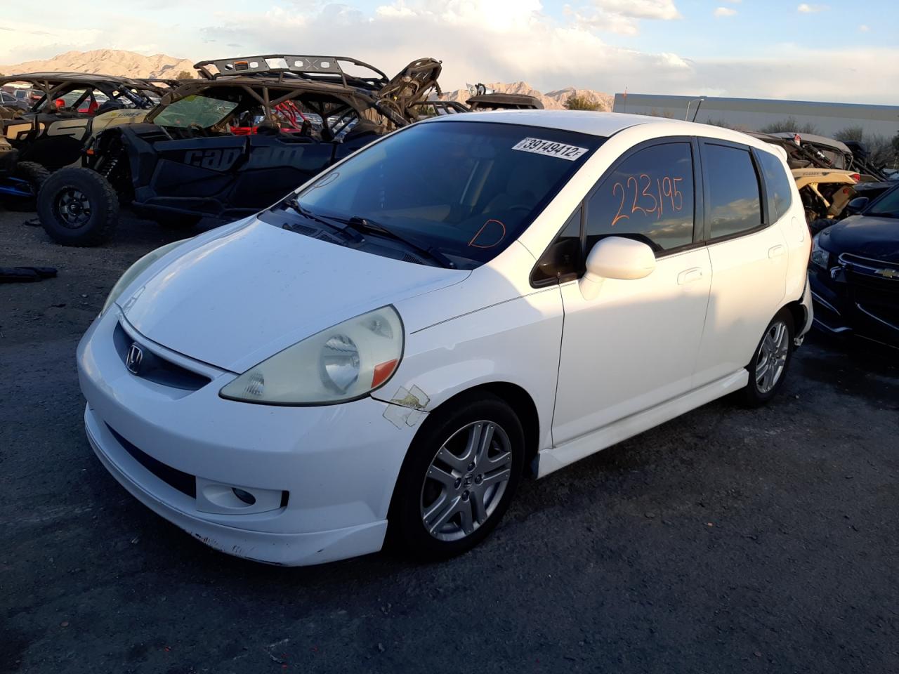 Photo 2 from auction – 2007 HONDA FIT S with VIN JHMGD38697S026574