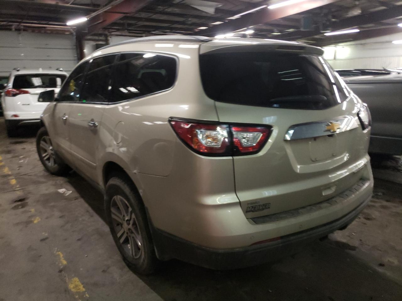 Photo 3 from auction – 2016 CHEVROLET TRAVERSE L with VIN 1GNKVHKD2GJ126901