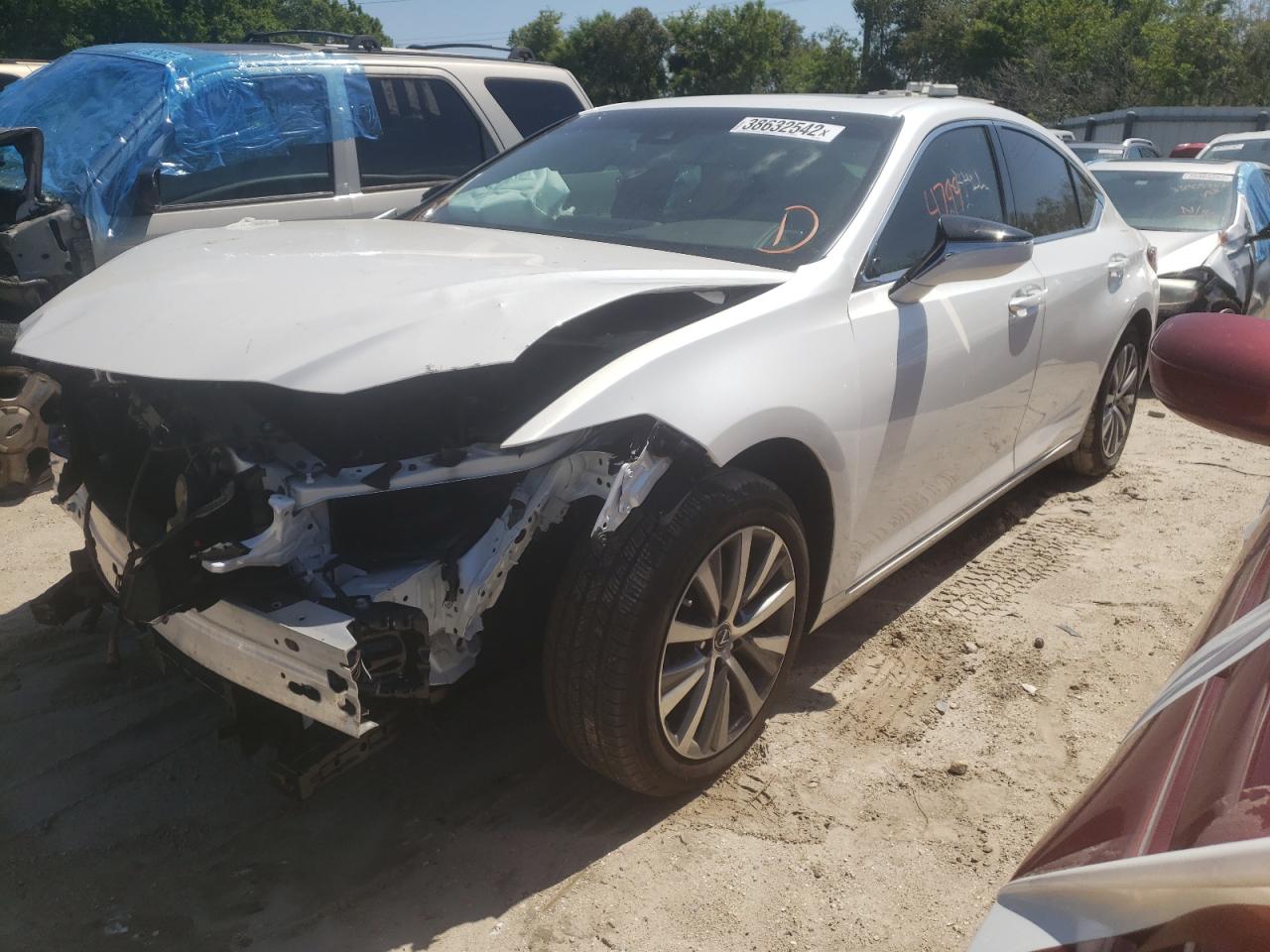 Photo 2 from auction – 2020 LEXUS ES 350 with VIN 58ADZ1B16LU053239