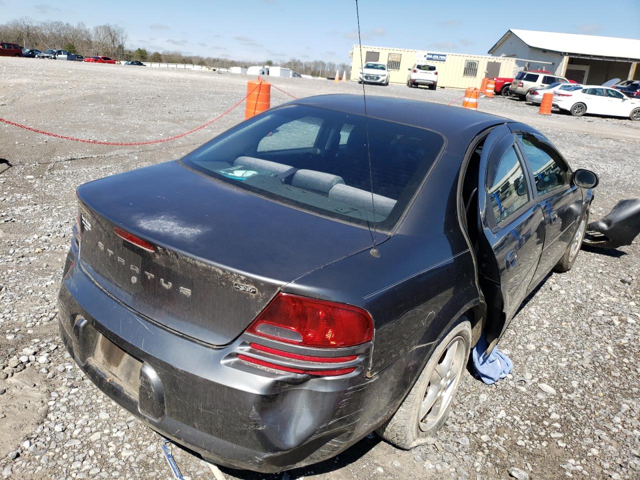 Photo 4 from auction – 2005 DODGE STRATUS SX with VIN 1B3EL46X05N531235