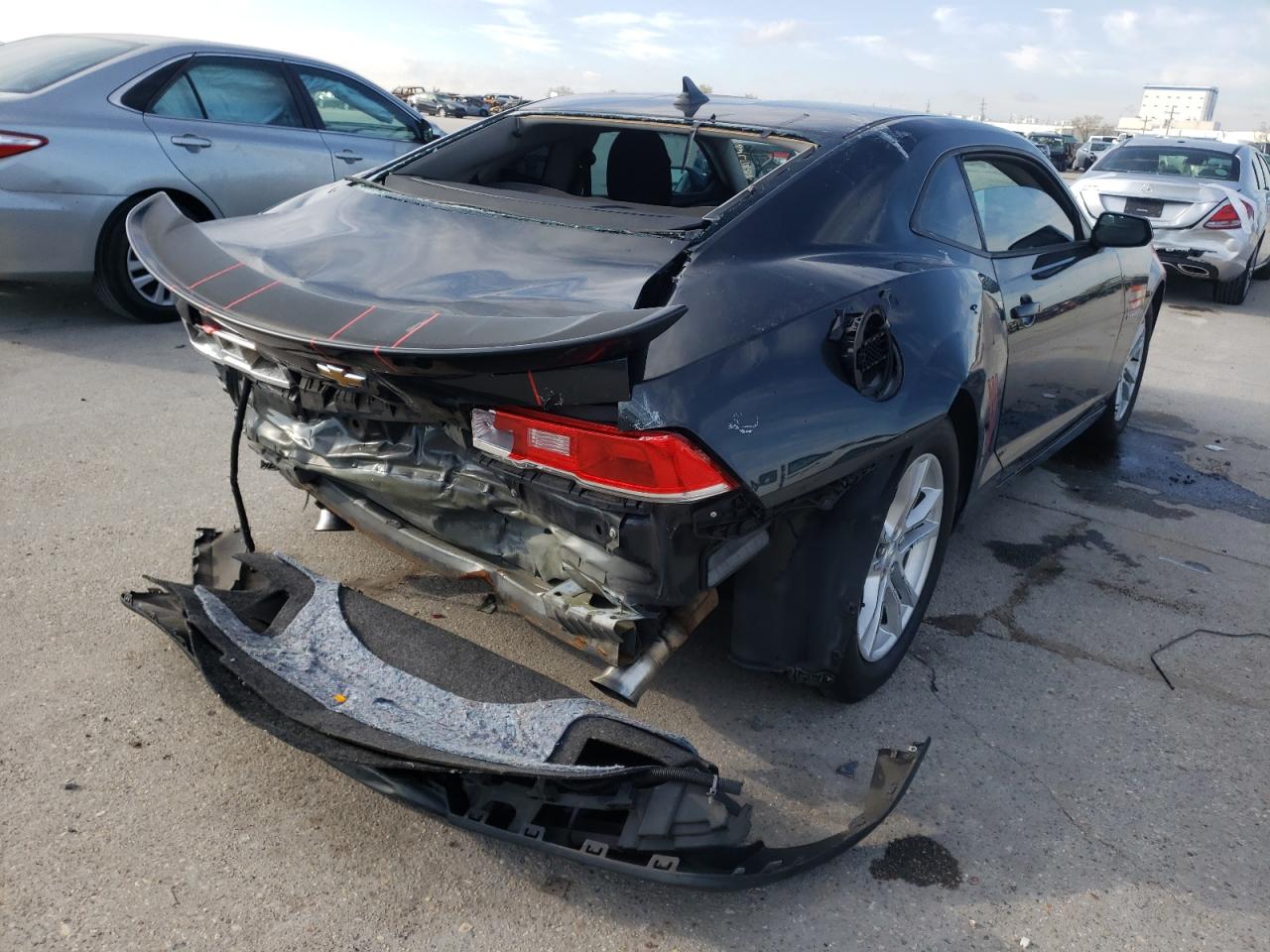 Photo 4 from auction – 2015 CHEVROLET CAMARO LS with VIN 2G1FB1E36F9257765