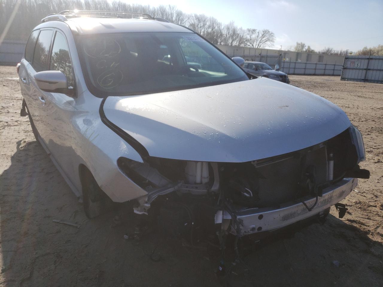 NISSAN PATHFINDER 2017 with VIN 5N1DR2MN4HC606254 - Photo from auction