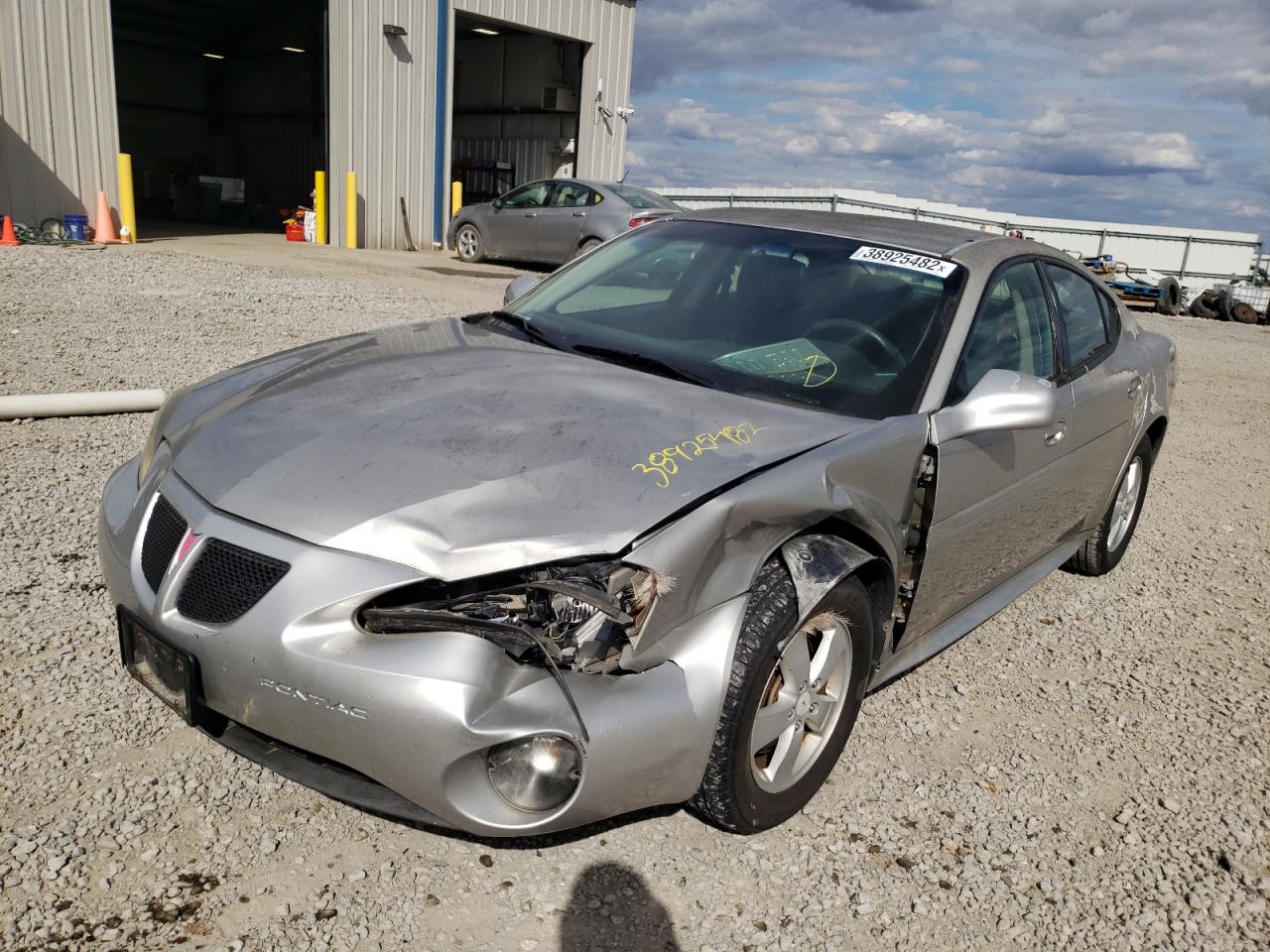 Photo 2 from auction – 2008 PONTIAC GRAND PRIX with VIN 2G2WP552581155872
