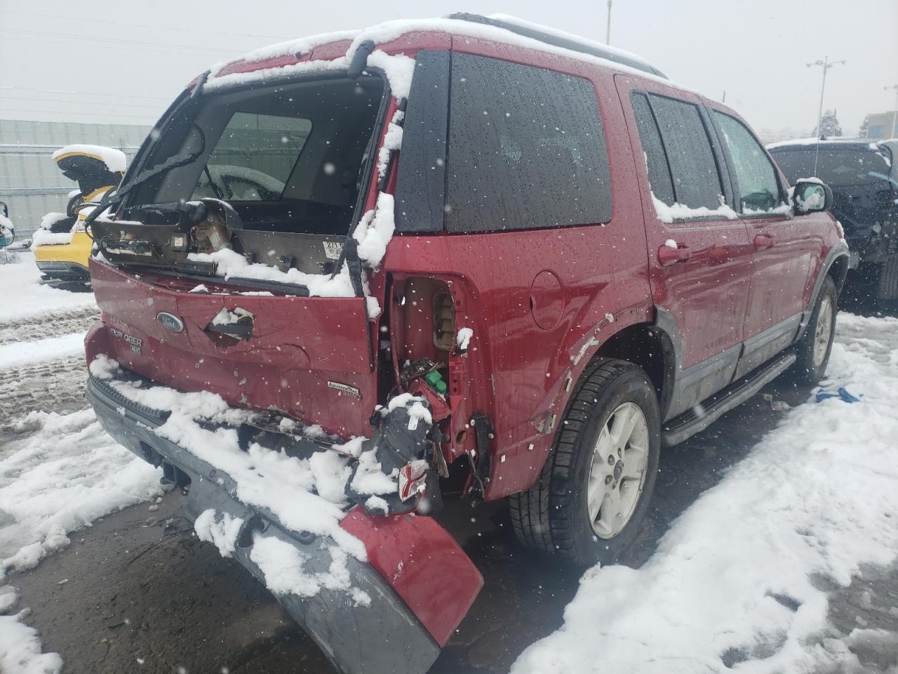 Photo 4 from auction – 2005 FORD EXPLORER 4 with VIN 1FMDU73K25ZA19336