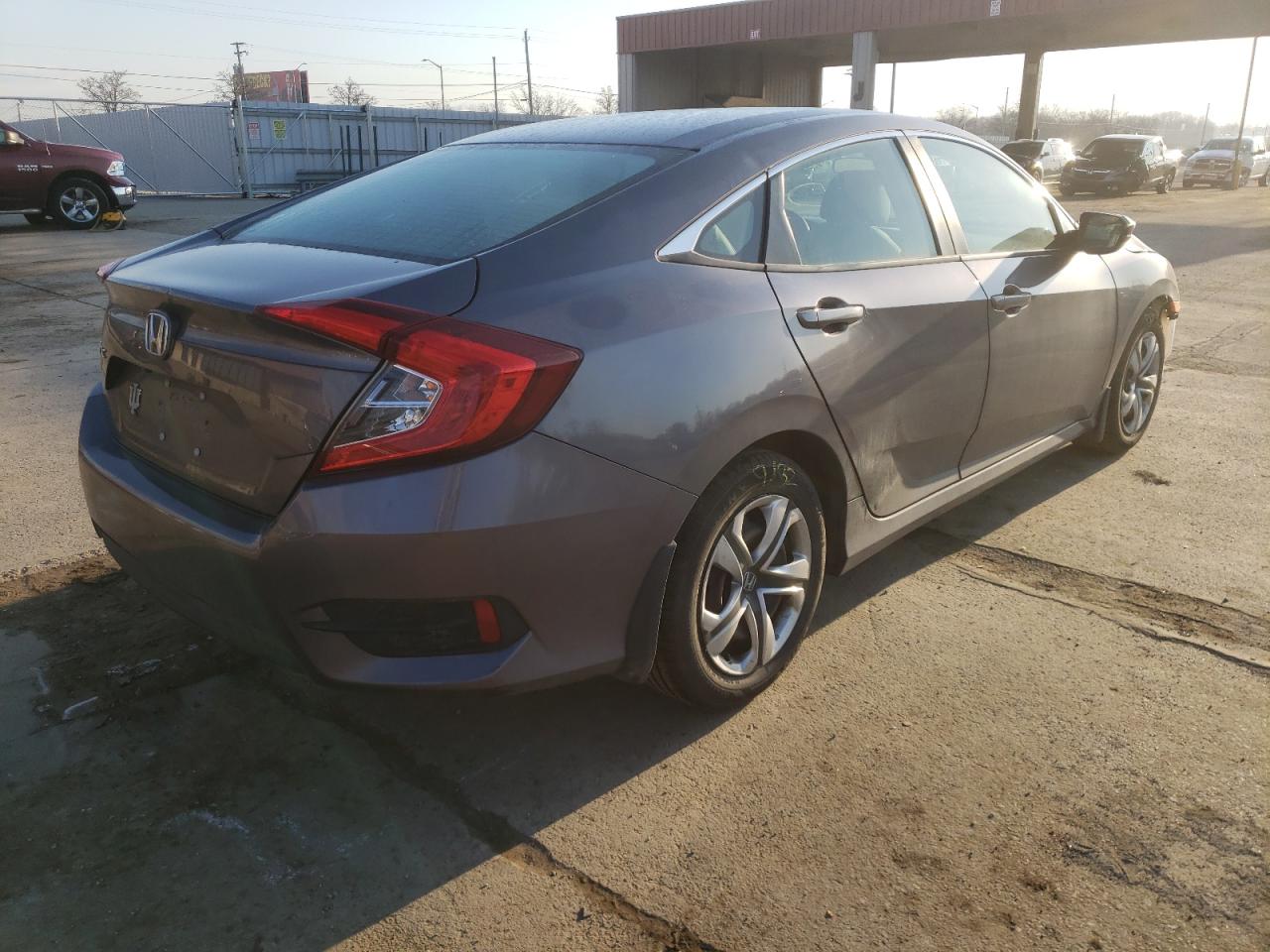 Photo 4 from auction – 2016 HONDA CIVIC LX with VIN 19XFC2F50GE060443