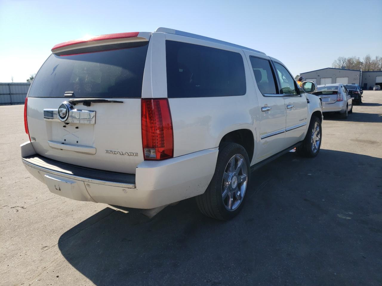 Photo 4 from auction – 2011 CADILLAC ESCALADE E with VIN 1GYS4JEF1BR146402