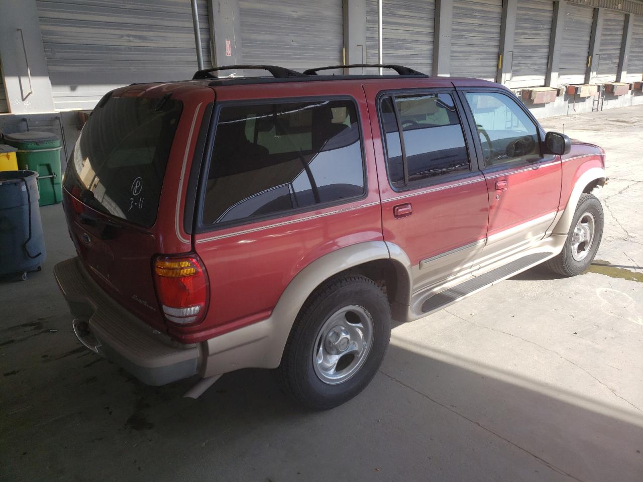 Photo 4 from auction – 1998 FORD EXPLORER with VIN 1FMZU34E3WZA66366