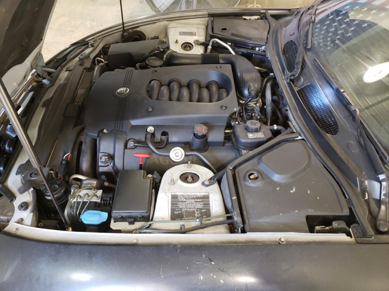 Photo 7 from auction – 2005 JAGUAR XK8 with VIN SAJDA42C452A42782