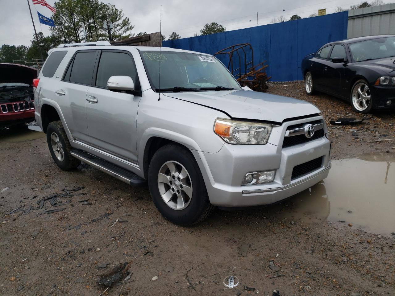 TOYOTA 4RUNNER SR 2013 with VIN JTEZU5JR8D5050428 - Photo from auction