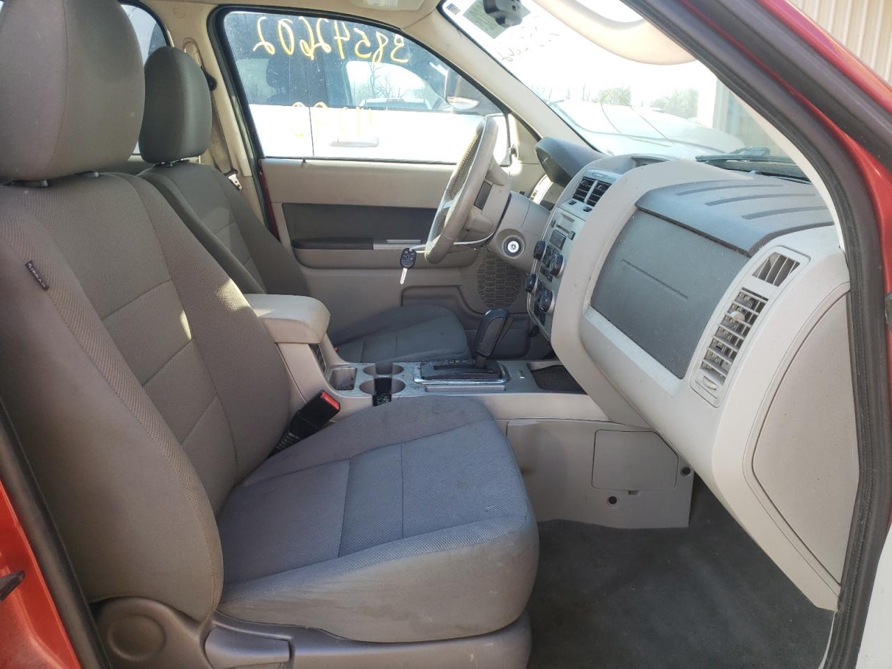 Photo 5 from auction – 2010 FORD ESCAPE XLT with VIN 1FMCU0DG8AKA32415