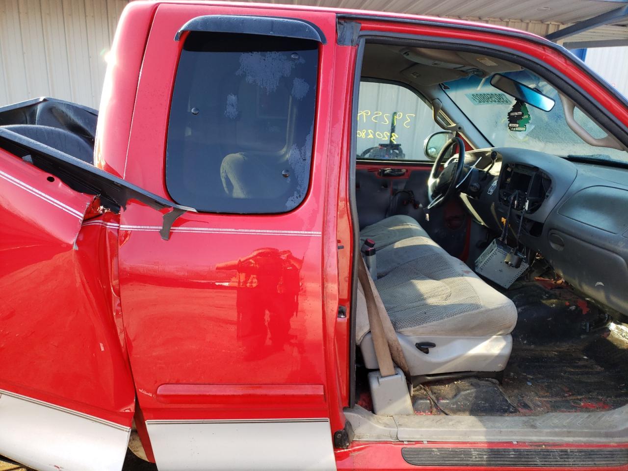 Photo 6 from auction – 2000 FORD F150 with VIN 1FTRX17W7YNB19424