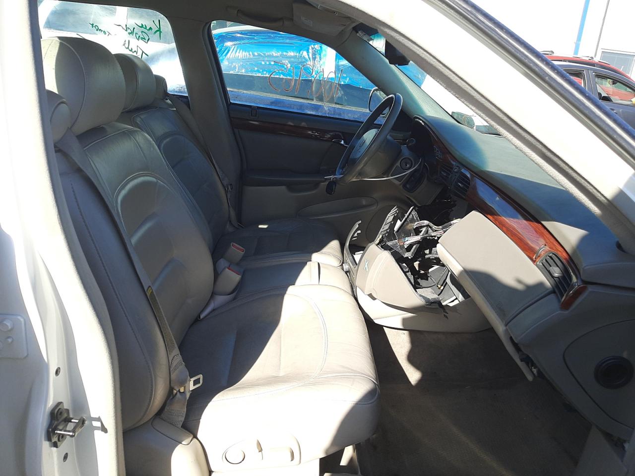 Photo 5 from auction – 2001 CADILLAC DEVILLE with VIN 1G6KD54YX1U101568