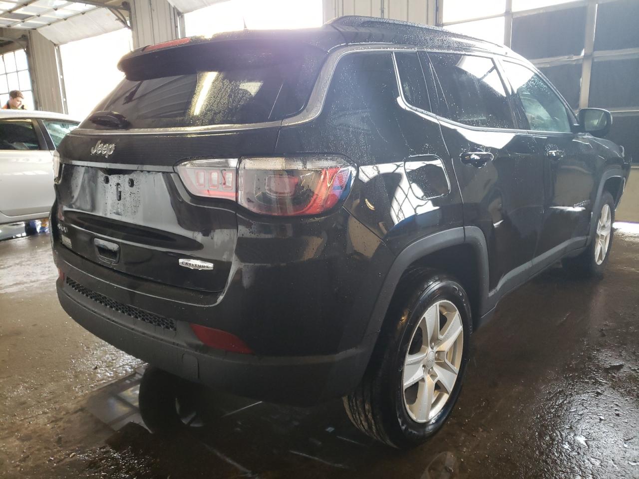 Фото 4 с аукциона – 2022 JEEP COMPASS LA с VIN 3C4NJDBB8NT132636
