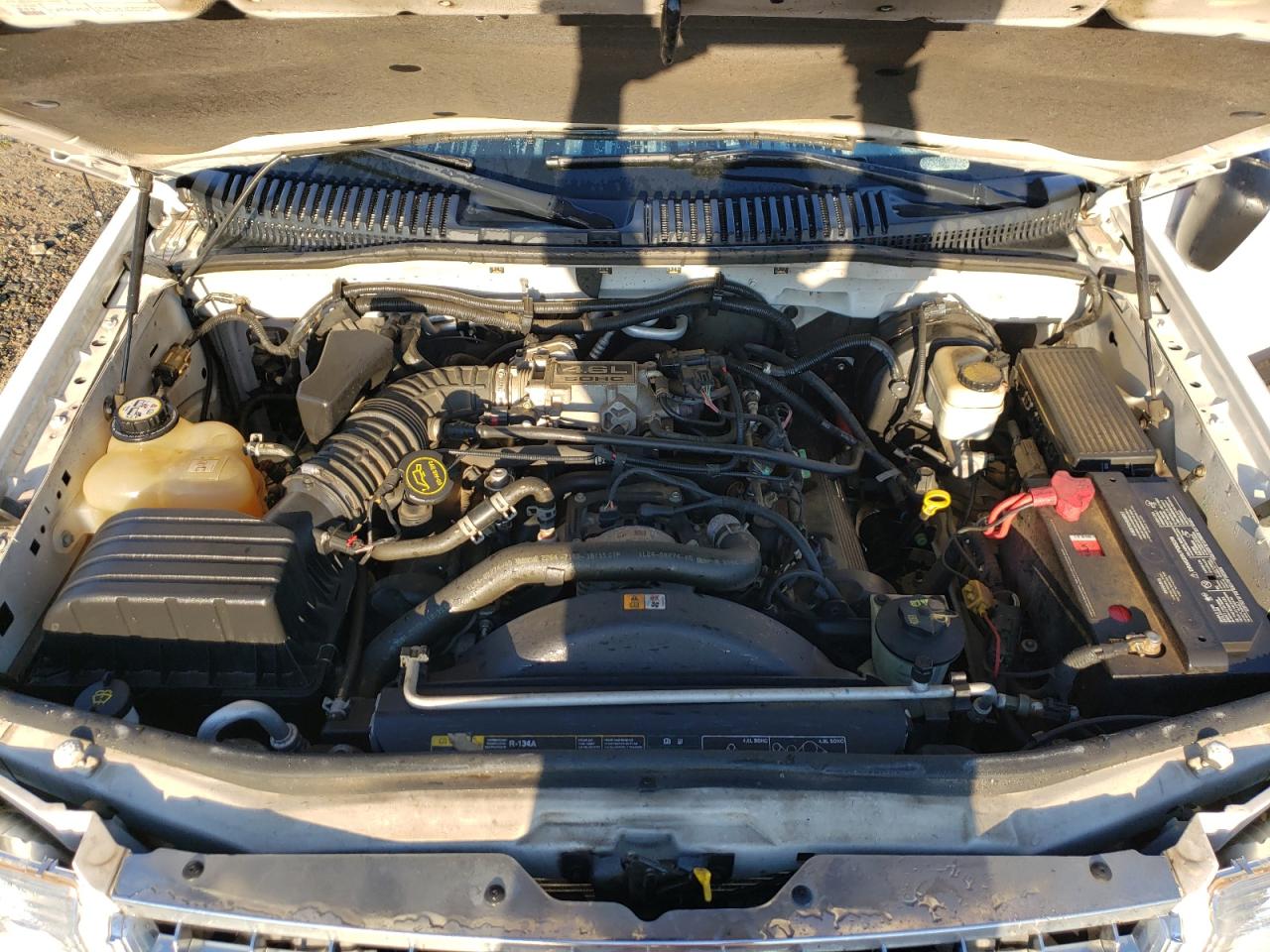 Photo 7 from auction – 2005 FORD EXPLORER X with VIN 1FMZU63WX5UA15017