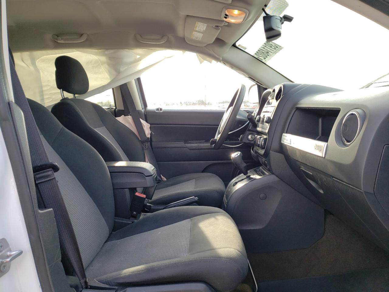 Photo 5 from auction – 2016 JEEP COMPASS SP with VIN 1C4NJCBA9GD688867