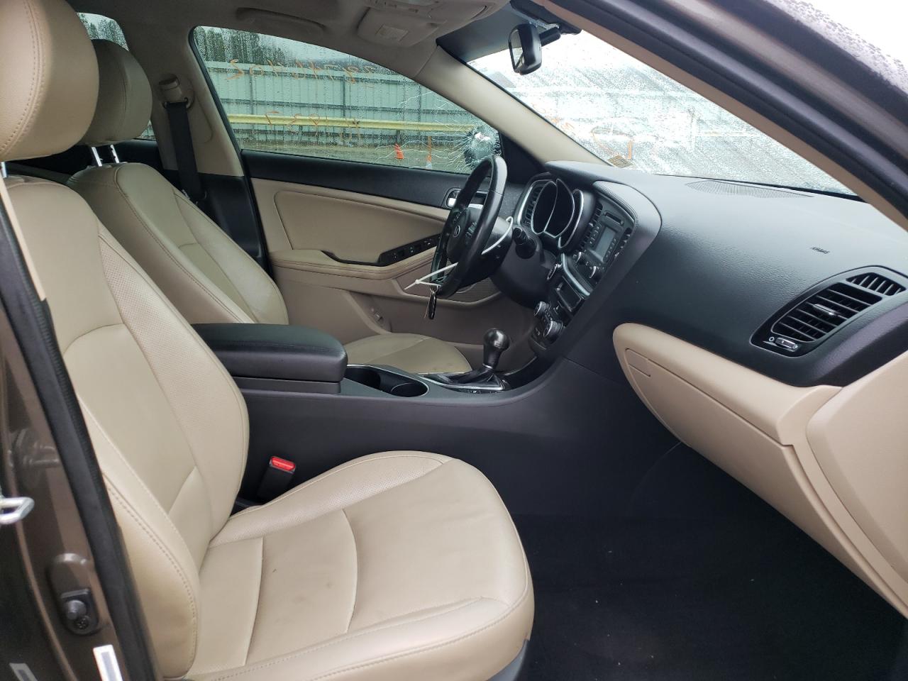 Photo 5 from auction – 2015 KIA OPTIMA EX with VIN 5XXGN4A79FG371846