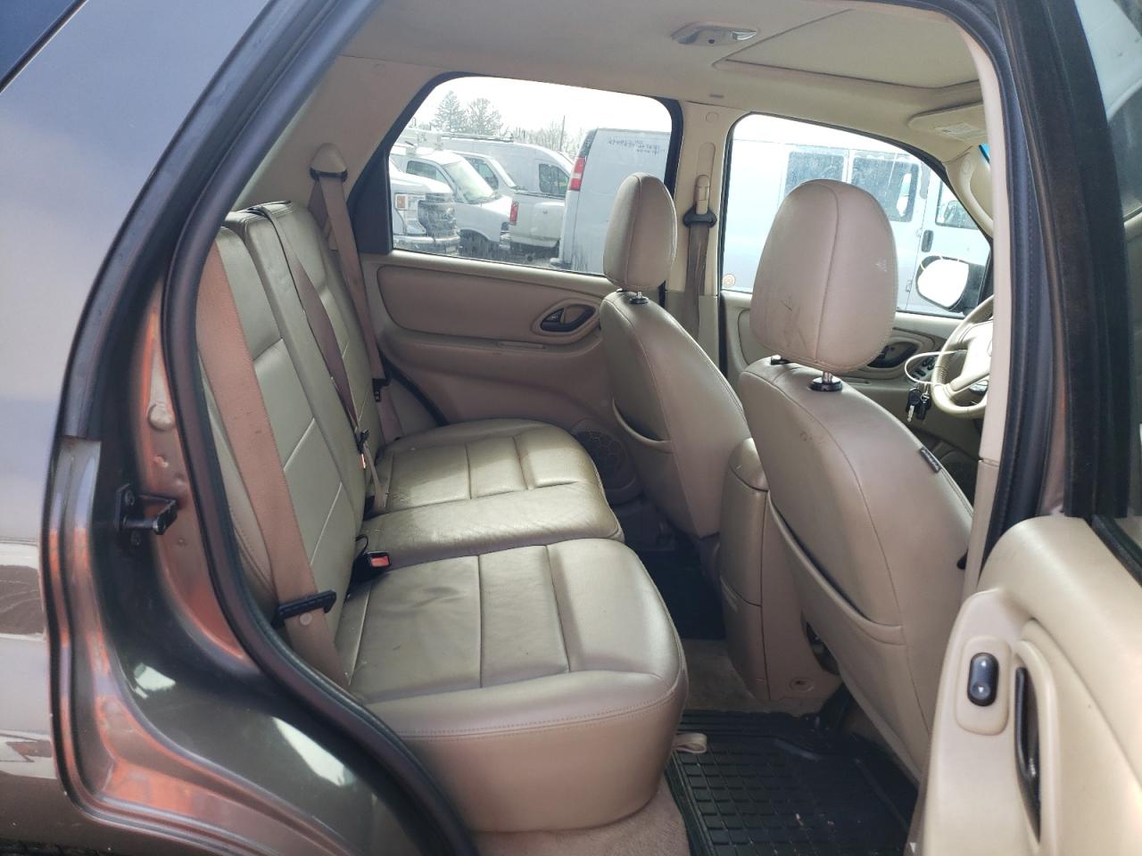 Photo 6 from auction – 2007 FORD ESCAPE XLT with VIN 1FMCU931X7KA15710