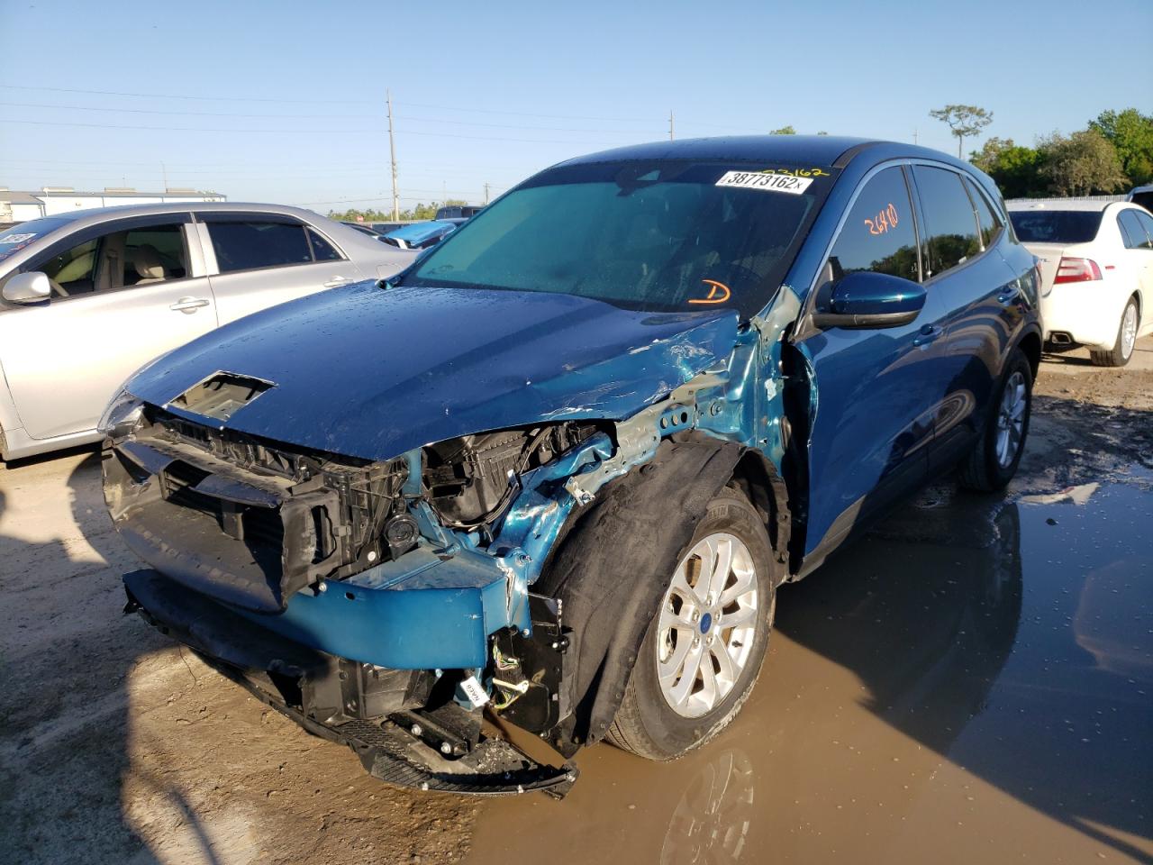 Photo 2 from auction – 2020 FORD ESCAPE SE with VIN 1FMCU0G62LUC07316