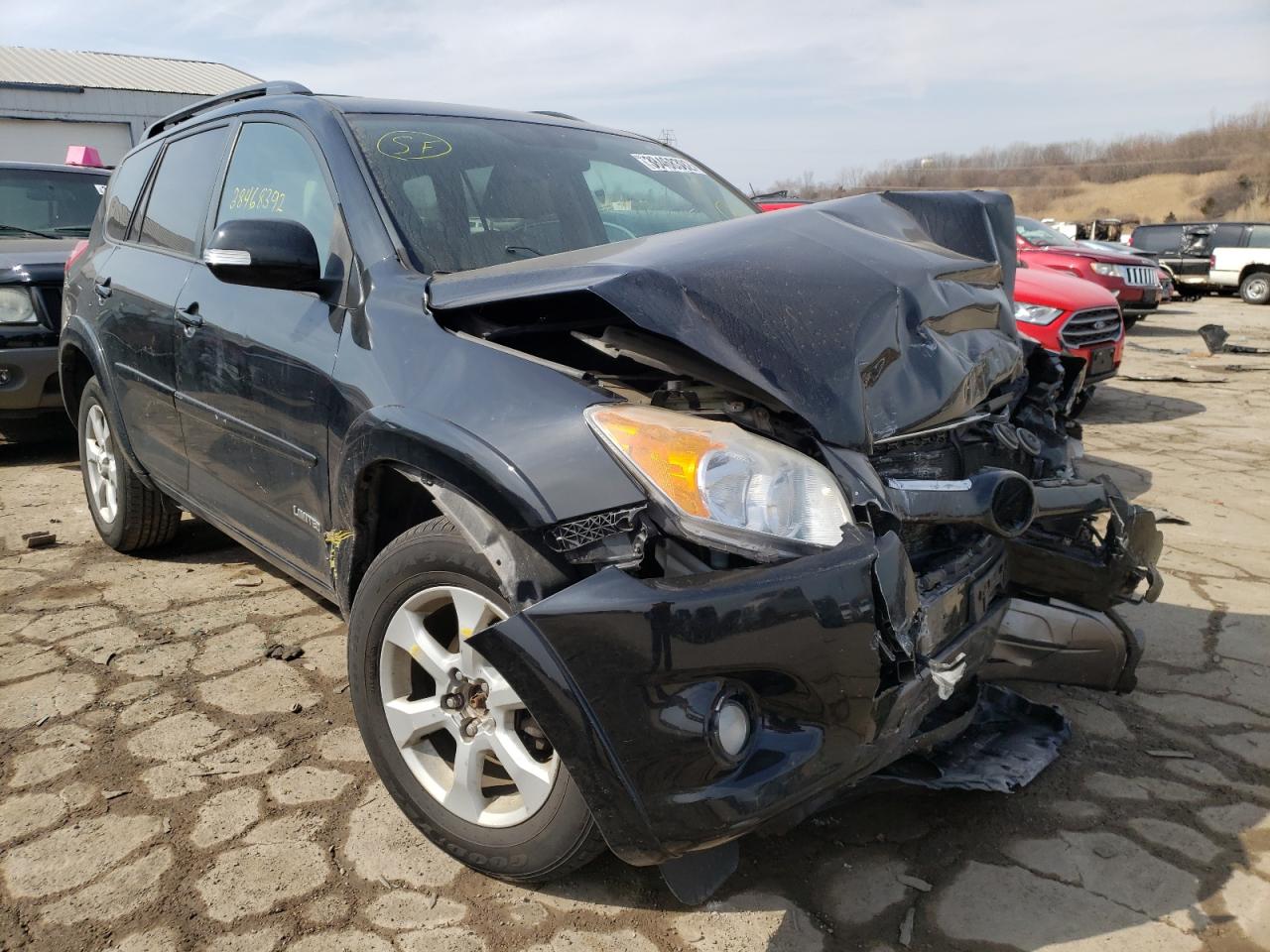 TOYOTA RAV4 LIMIT 2011 مع رقم تعريف المركبة 2T3YF4DV4BW084935 - صورة من المزاد