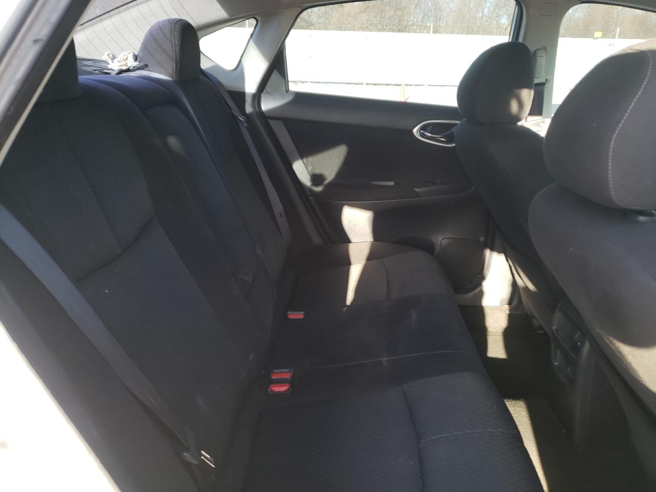Photo 6 from auction – 2014 NISSAN SENTRA S with VIN 3N1AB7AP1EY236935