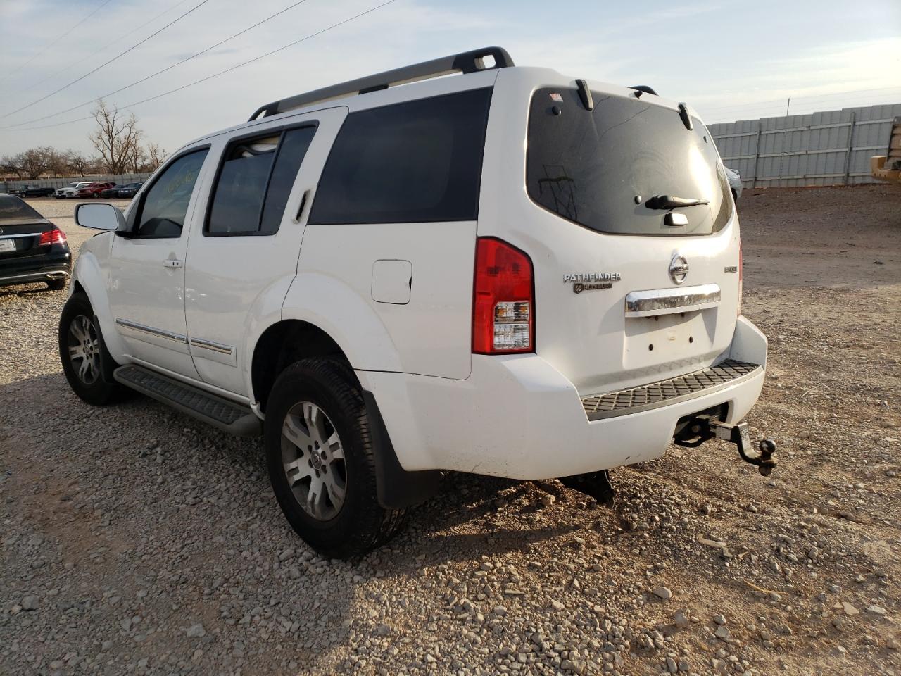Photo 3 from auction – 2011 NISSAN PATHFINDER with VIN 5N1AR1NN8BC635033