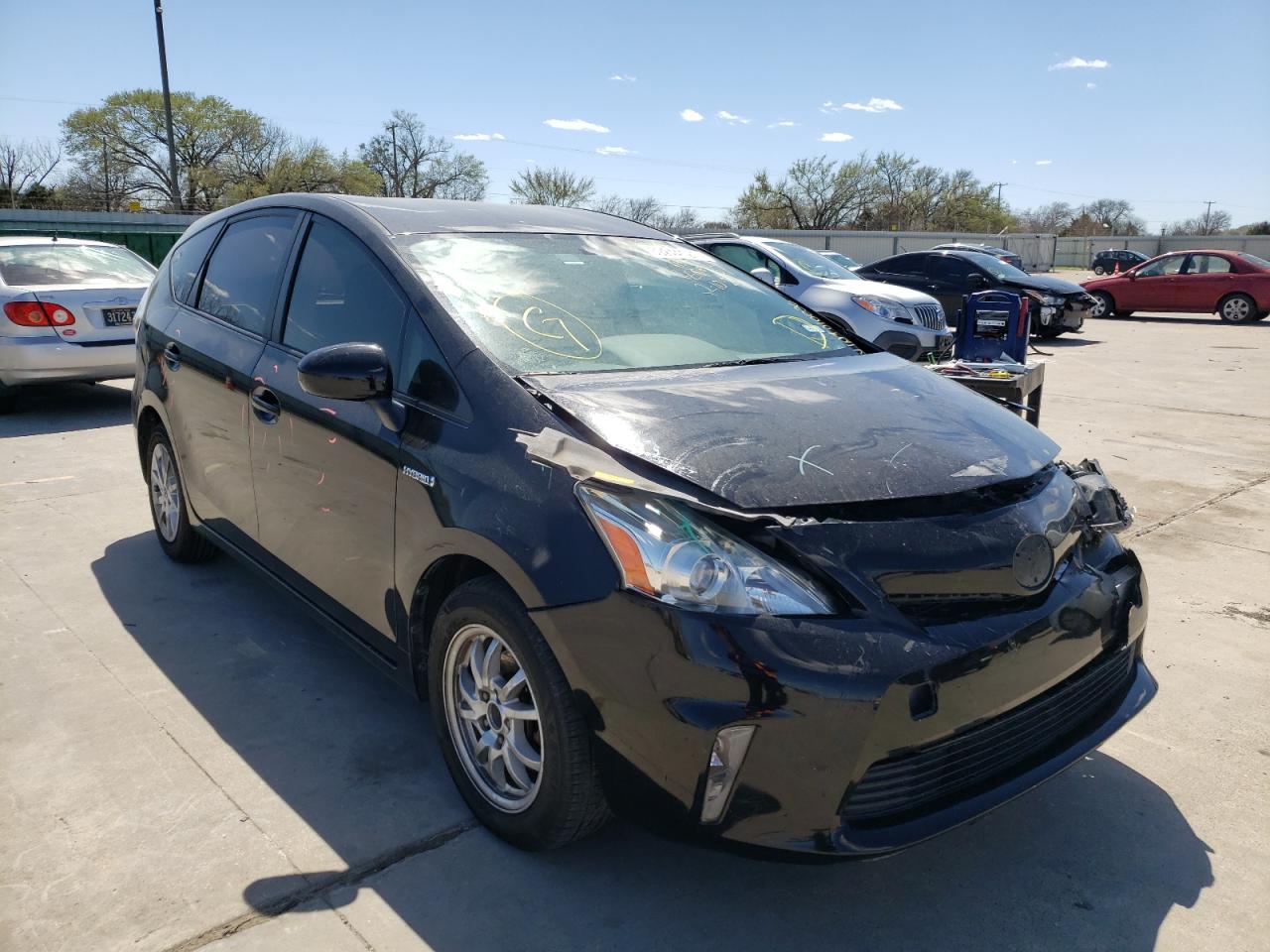 TOYOTA PRIUS V 2014 with VIN JTDZN3EU4EJ010036 - Photo from auction