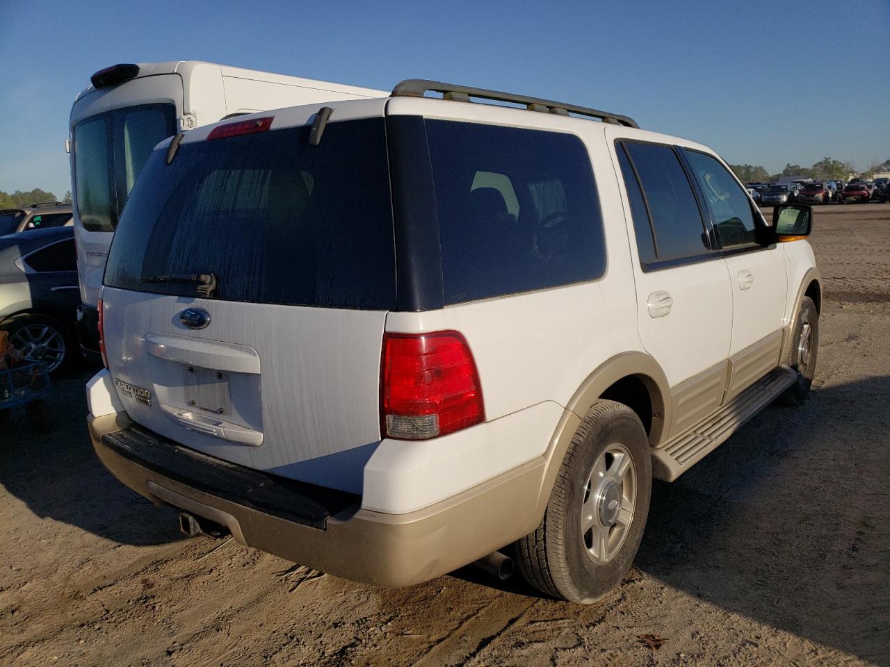Photo 4 from auction – 2006 FORD EXPEDITION with VIN 1FMPU17576LB01825
