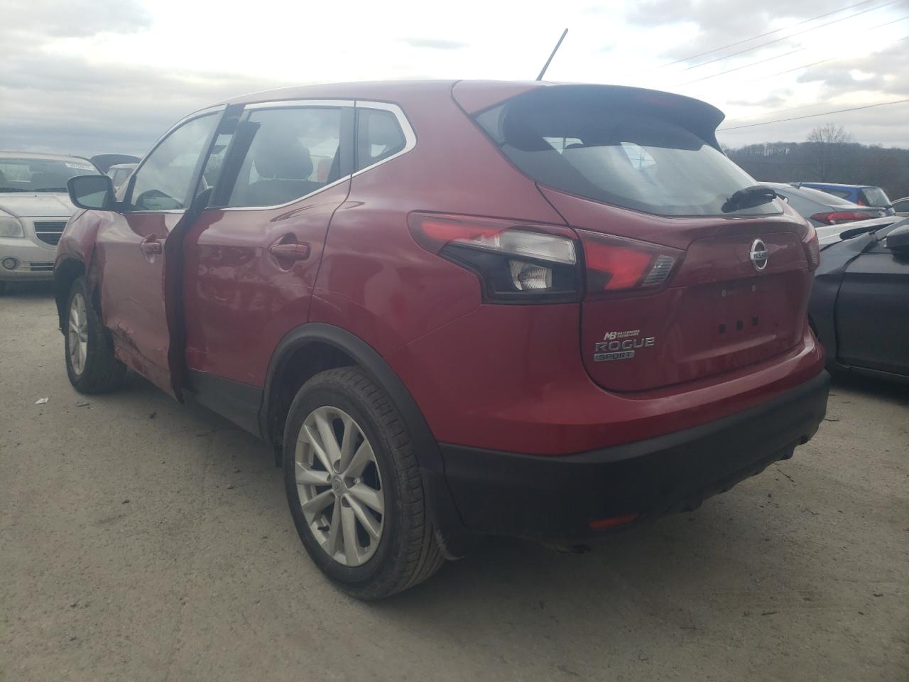 Photo 3 from auction – 2017 NISSAN ROGUE with VIN JN1BJ1CP3HW035888