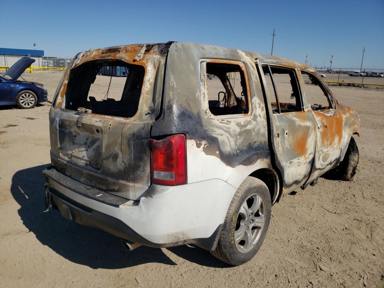 Photo 4 from auction – 2014 HONDA PILOT EX with VIN 5FNYF3H44EB001140