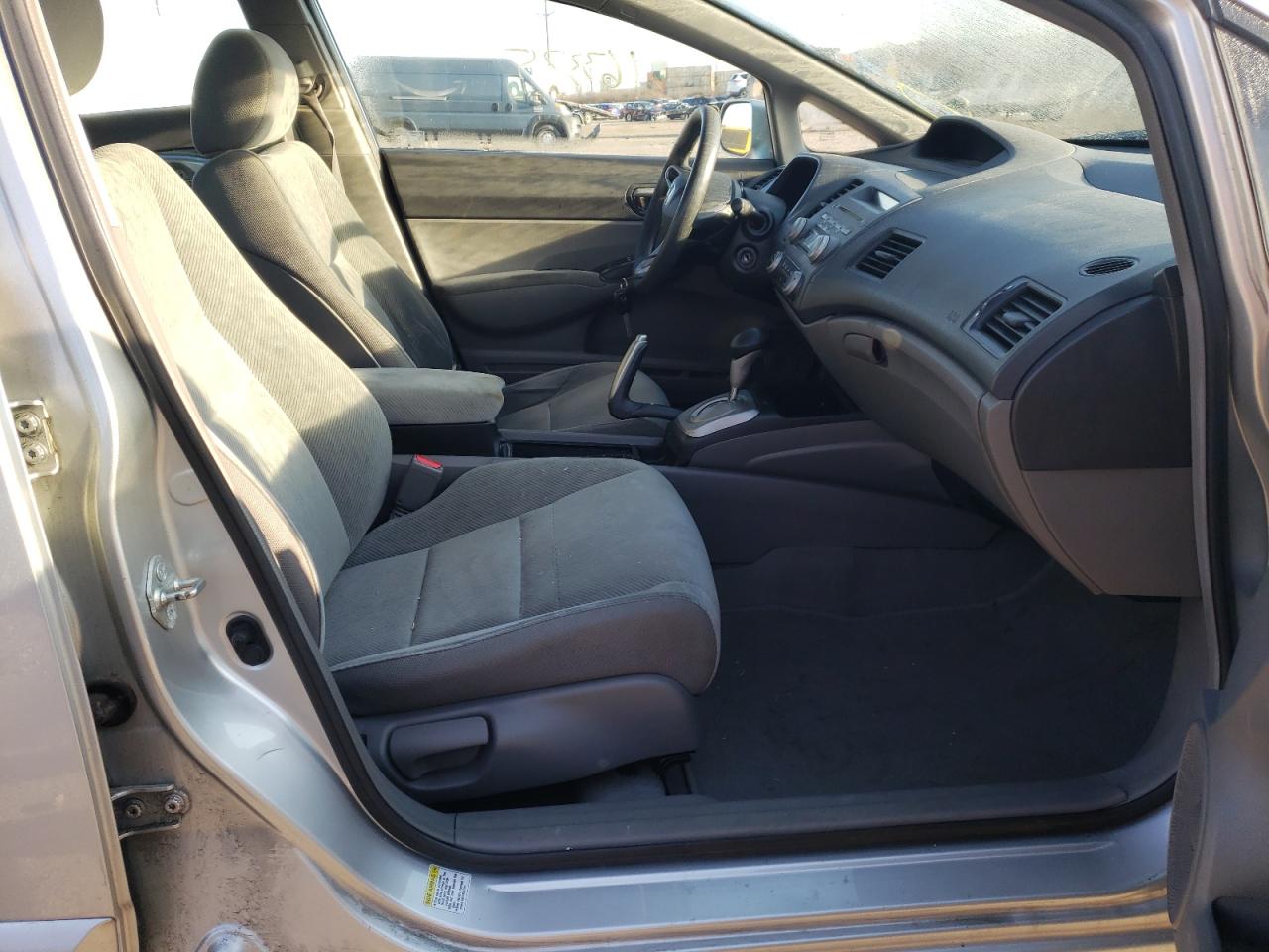 Photo 5 from auction – 2010 HONDA CIVIC LX with VIN 2HGFA1F50AH329988