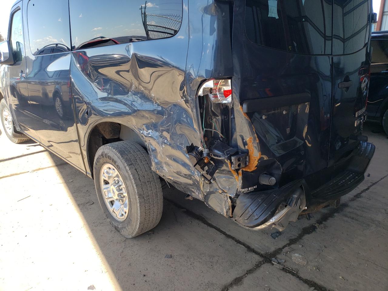 Photo 9 from auction – 2013 NISSAN NV 3500 S with VIN 5BZAF0AA0DN200539